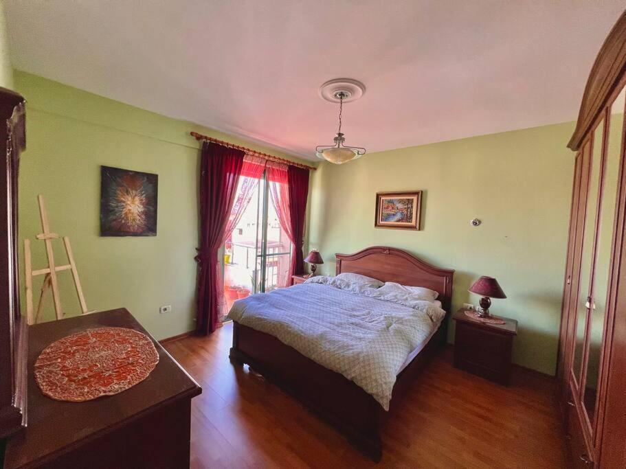 Central Tirana Flat Near Bazaar מראה חיצוני תמונה