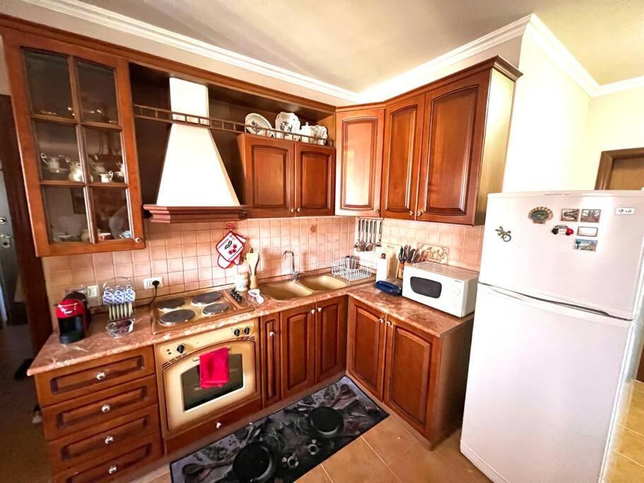 Central Tirana Flat Near Bazaar מראה חיצוני תמונה