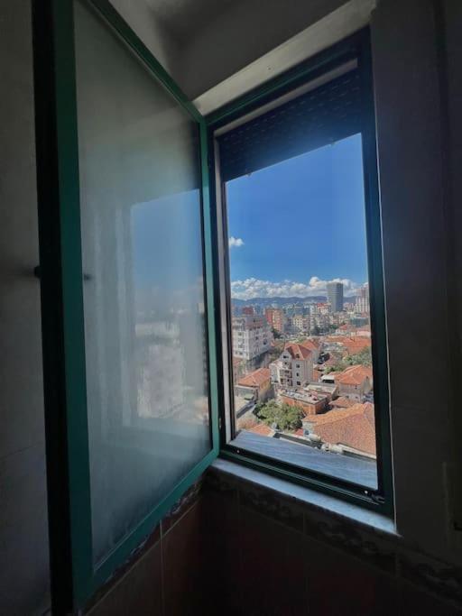 Central Tirana Flat Near Bazaar מראה חיצוני תמונה