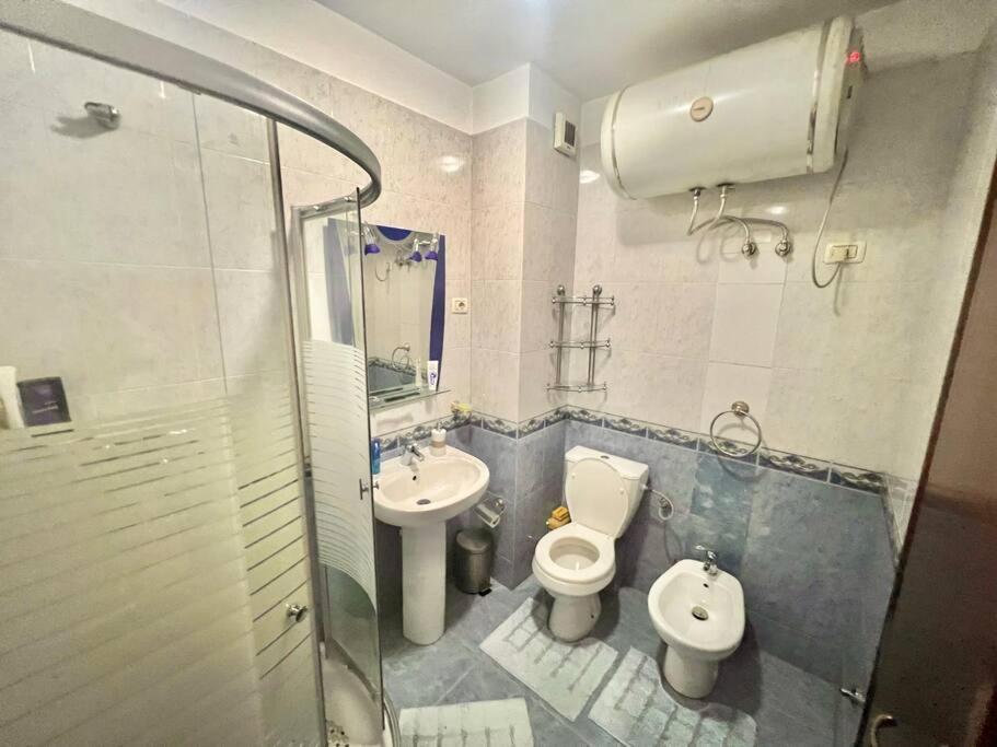 Central Tirana Flat Near Bazaar מראה חיצוני תמונה