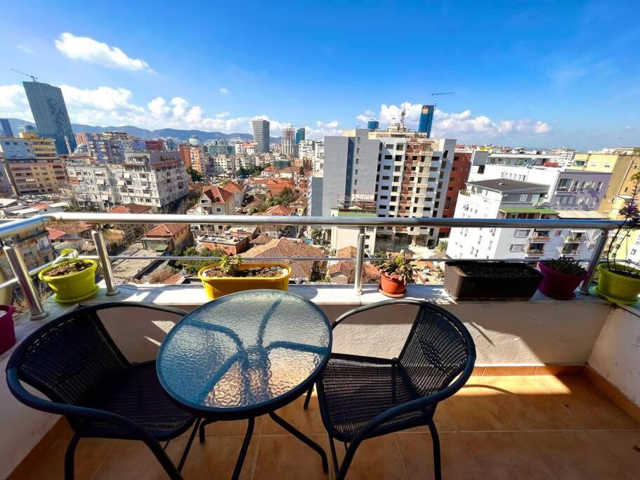 Central Tirana Flat Near Bazaar מראה חיצוני תמונה